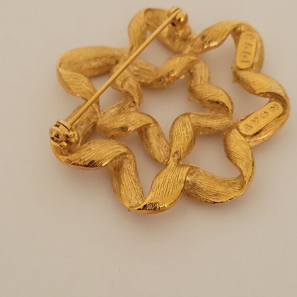 Vintage Avon 1998 Gold Tone Clear Rhinestone Flower Brooch Pin - Picture 7 of 8